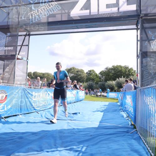 25.08.2024 - Elbe Triathlon Hamburg H.Heesch http://msf.ph/oto/6855758 25.08.2024 10:52:58 Ziel 130, 168 meine-sportfotos.de