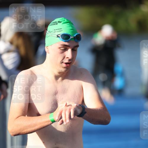 25.08.2024 - Elbe Triathlon Hamburg H.Heesch http://msf.ph/oto/6855762 25.08.2024 09:04:00 Schwimmen 206, 249, 251, 255, 271, 317 meine-sportfotos.de