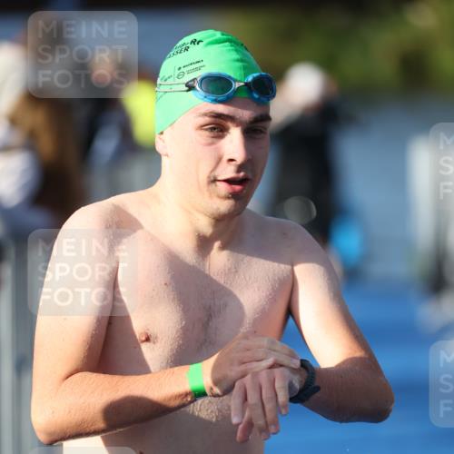 25.08.2024 - Elbe Triathlon Hamburg H.Heesch http://msf.ph/oto/6855787 25.08.2024 09:04:01 Schwimmen 206, 249, 251, 255, 271, 317 meine-sportfotos.de