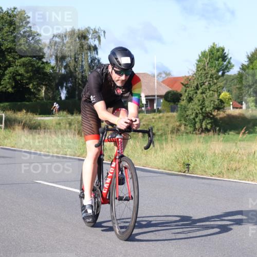 25.08.2024 - Elbe Triathlon Hamburg Fuchs,  Jonas http://msf.ph/oto/6855793 25.08.2024 09:19:07 Radfahren 53, 139, 176 meine-sportfotos.de