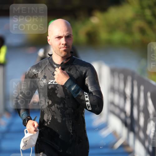 25.08.2024 - Elbe Triathlon Hamburg H.Heesch http://msf.ph/oto/6855840 25.08.2024 09:04:05 Schwimmen 206, 251, 255, 271, 317 meine-sportfotos.de