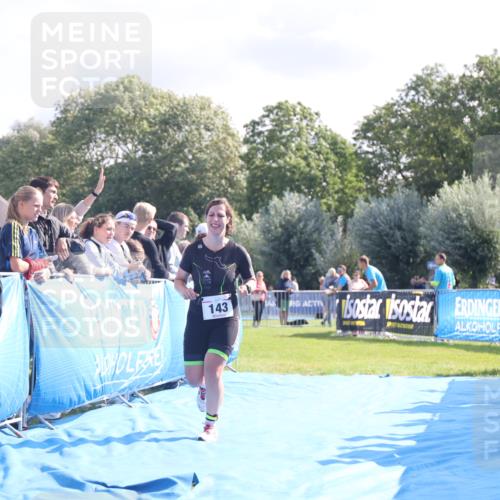 25.08.2024 - Elbe Triathlon Hamburg H.Heesch http://msf.ph/oto/6855848 25.08.2024 10:53:06 Ziel 143 meine-sportfotos.de