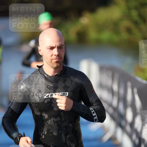 25.08.2024 - Elbe Triathlon Hamburg H.Heesch http://msf.ph/oto/6855867 25.08.2024 09:04:05 Schwimmen 206, 251, 255, 271, 317 meine-sportfotos.de