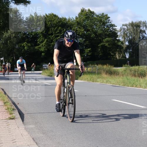 25.08.2024 - Elbe Triathlon Hamburg Fuchs,  Jonas http://msf.ph/oto/6855869 25.08.2024 10:38:54 Radfahren 656, 588, 634, 654, 766, 605, 571, 460, 601, 1435 meine-sportfotos.de