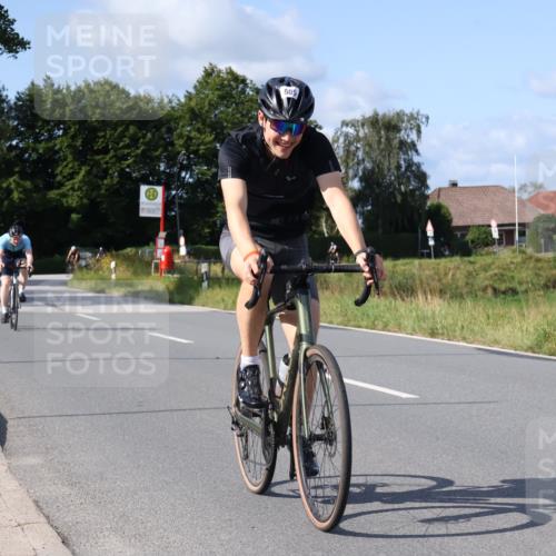 25.08.2024 - Elbe Triathlon Hamburg Fuchs,  Jonas http://msf.ph/oto/6855881 25.08.2024 10:38:54 Radfahren 656, 588, 634, 654, 766, 605, 571, 460, 601, 1435 meine-sportfotos.de