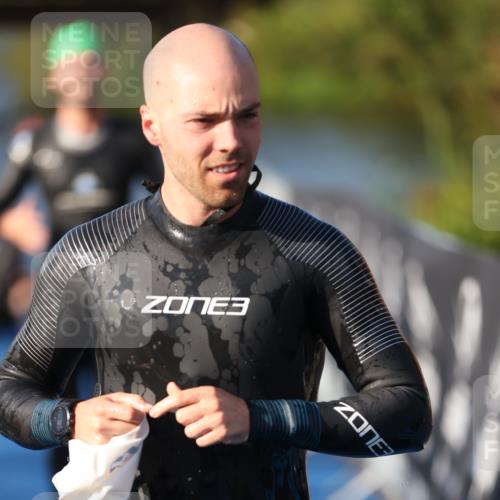 25.08.2024 - Elbe Triathlon Hamburg H.Heesch http://msf.ph/oto/6855884 25.08.2024 09:04:05 Schwimmen 206, 251, 255, 271, 317 meine-sportfotos.de