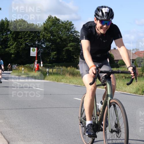 25.08.2024 - Elbe Triathlon Hamburg Fuchs,  Jonas http://msf.ph/oto/6855886 25.08.2024 10:38:54 Radfahren 656, 588, 634, 654, 766, 605, 571, 460, 601, 1435 meine-sportfotos.de