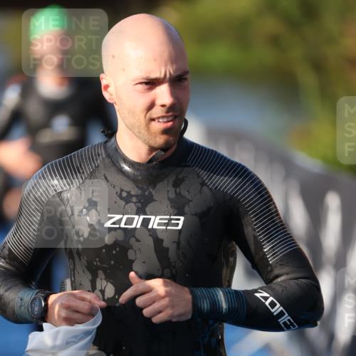 25.08.2024 - Elbe Triathlon Hamburg H.Heesch http://msf.ph/oto/6855893 25.08.2024 09:04:05 Schwimmen 206, 251, 255, 271, 317 meine-sportfotos.de