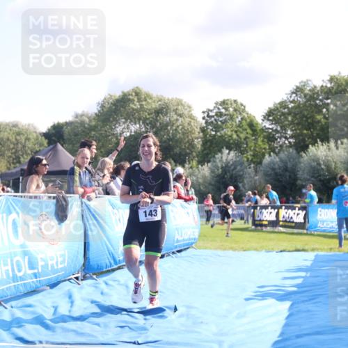 25.08.2024 - Elbe Triathlon Hamburg H.Heesch http://msf.ph/oto/6855900 25.08.2024 10:53:07 Ziel 143 meine-sportfotos.de