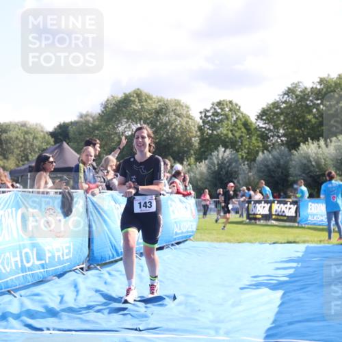 25.08.2024 - Elbe Triathlon Hamburg H.Heesch http://msf.ph/oto/6855908 25.08.2024 10:53:07 Ziel 143 meine-sportfotos.de