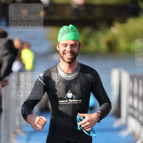 25.08.2024 - Elbe Triathlon Hamburg H.Heesch http://msf.ph/oto/6855911 25.08.2024 09:04:07 Schwimmen 206, 251, 255, 271, 317 meine-sportfotos.de