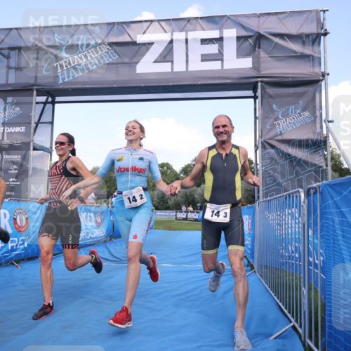 25.08.2024 - Elbe Triathlon Hamburg H.Heesch http://msf.ph/oto/6855933 25.08.2024 16:10:12 Ziel  meine-sportfotos.de