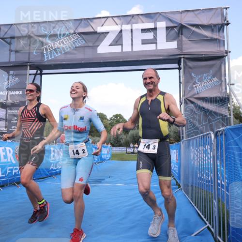 25.08.2024 - Elbe Triathlon Hamburg H.Heesch http://msf.ph/oto/6855953 25.08.2024 16:10:12 Ziel  meine-sportfotos.de