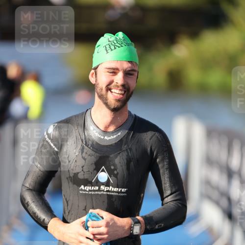 25.08.2024 - Elbe Triathlon Hamburg H.Heesch http://msf.ph/oto/6855962 25.08.2024 09:04:07 Schwimmen 206, 251, 255, 271, 317 meine-sportfotos.de