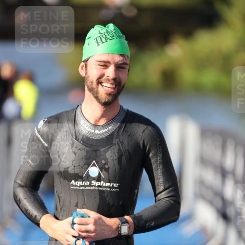 25.08.2024 - Elbe Triathlon Hamburg H.Heesch http://msf.ph/oto/6855969 25.08.2024 09:04:07 Schwimmen 206, 251, 255, 271, 317 meine-sportfotos.de