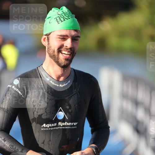 25.08.2024 - Elbe Triathlon Hamburg H.Heesch http://msf.ph/oto/6855998 25.08.2024 09:04:07 Schwimmen 206, 251, 255, 271, 317 meine-sportfotos.de