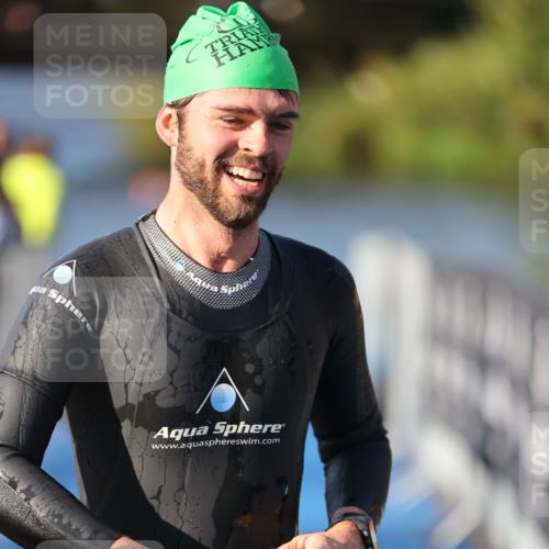 25.08.2024 - Elbe Triathlon Hamburg H.Heesch http://msf.ph/oto/6856004 25.08.2024 09:04:07 Schwimmen 206, 251, 255, 271, 317 meine-sportfotos.de