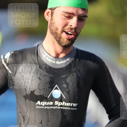 25.08.2024 - Elbe Triathlon Hamburg H.Heesch http://msf.ph/oto/6856018 25.08.2024 09:04:08 Schwimmen 206, 251, 255, 271, 317 meine-sportfotos.de