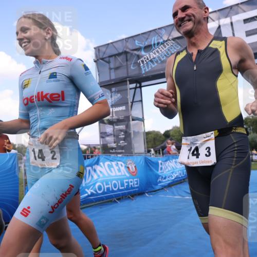 25.08.2024 - Elbe Triathlon Hamburg H.Heesch http://msf.ph/oto/6856030 25.08.2024 16:10:12 Ziel  meine-sportfotos.de