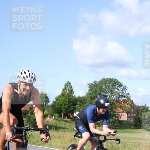 25.08.2024 - Elbe Triathlon Hamburg Fuchs,  Jonas http://msf.ph/oto/6856038 25.08.2024 10:39:02 Radfahren 460, 601, 1435, 798, 795, 450, 633, 674, 512 meine-sportfotos.de