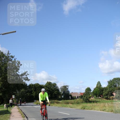 25.08.2024 - Elbe Triathlon Hamburg Fuchs,  Jonas http://msf.ph/oto/6856041 25.08.2024 10:39:03 Radfahren 460, 601, 1435, 798, 795, 450, 633, 674, 512 meine-sportfotos.de