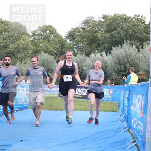 25.08.2024 - Elbe Triathlon Hamburg H.Heesch http://msf.ph/oto/6856048 25.08.2024 16:11:01 Ziel  meine-sportfotos.de