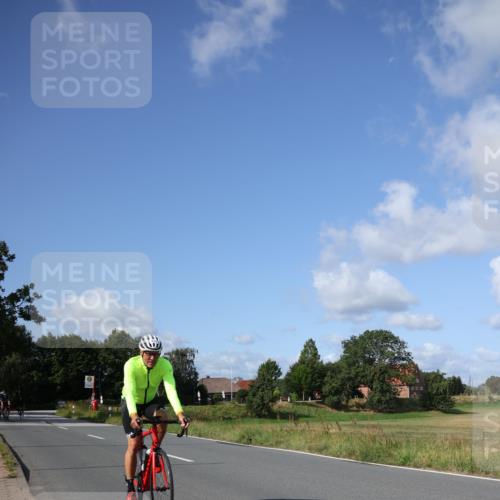 25.08.2024 - Elbe Triathlon Hamburg Fuchs,  Jonas http://msf.ph/oto/6856054 25.08.2024 10:39:03 Radfahren 460, 601, 1435, 798, 795, 450, 633, 674, 512 meine-sportfotos.de