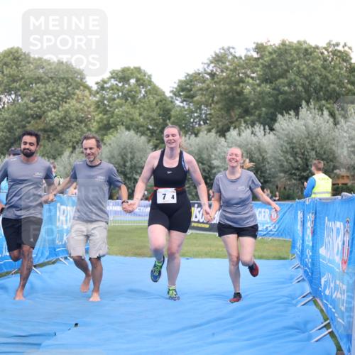 25.08.2024 - Elbe Triathlon Hamburg H.Heesch http://msf.ph/oto/6856083 25.08.2024 16:11:01 Ziel  meine-sportfotos.de