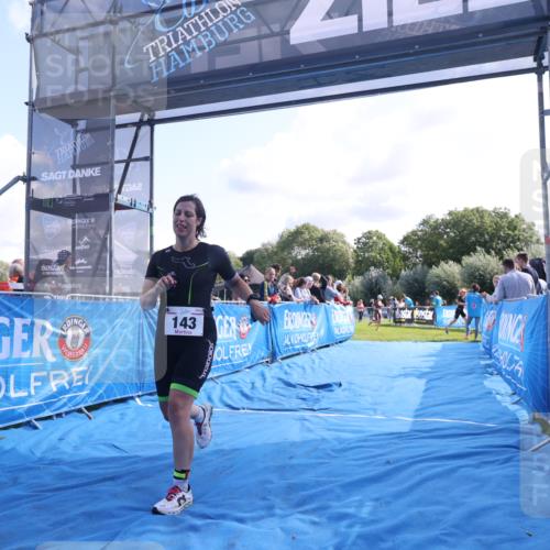 25.08.2024 - Elbe Triathlon Hamburg H.Heesch http://msf.ph/oto/6856086 25.08.2024 10:53:08 Ziel 143 meine-sportfotos.de