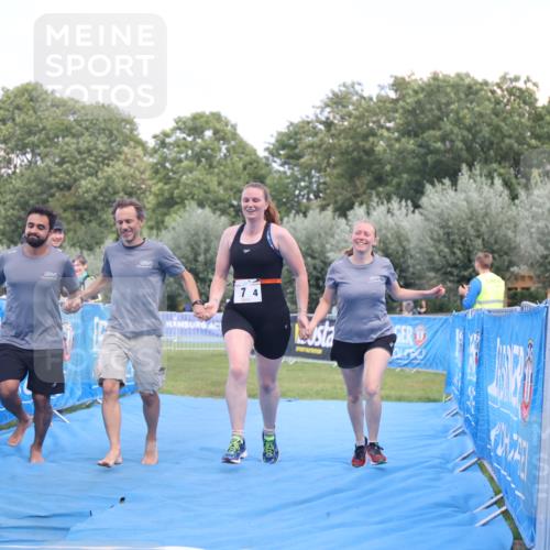 25.08.2024 - Elbe Triathlon Hamburg H.Heesch http://msf.ph/oto/6856096 25.08.2024 16:11:01 Ziel  meine-sportfotos.de