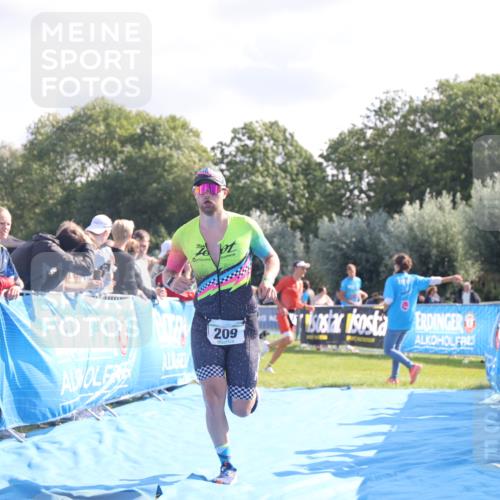 25.08.2024 - Elbe Triathlon Hamburg H.Heesch http://msf.ph/oto/6856110 25.08.2024 10:53:22 Ziel 209, 232 meine-sportfotos.de