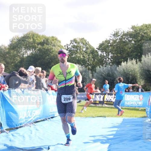 25.08.2024 - Elbe Triathlon Hamburg H.Heesch http://msf.ph/oto/6856115 25.08.2024 10:53:22 Ziel 209, 232 meine-sportfotos.de