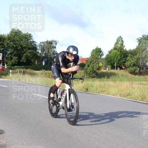 25.08.2024 - Elbe Triathlon Hamburg Fuchs,  Jonas http://msf.ph/oto/6856135 25.08.2024 09:19:27 Radfahren 319, 40 meine-sportfotos.de
