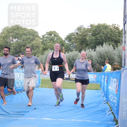25.08.2024 - Elbe Triathlon Hamburg H.Heesch http://msf.ph/oto/6856142 25.08.2024 16:11:02 Ziel  meine-sportfotos.de