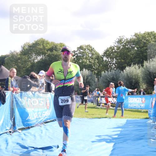 25.08.2024 - Elbe Triathlon Hamburg H.Heesch http://msf.ph/oto/6856150 25.08.2024 10:53:22 Ziel 209, 232 meine-sportfotos.de
