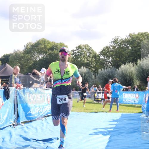 25.08.2024 - Elbe Triathlon Hamburg H.Heesch http://msf.ph/oto/6856158 25.08.2024 10:53:22 Ziel 209, 232 meine-sportfotos.de