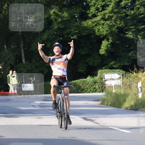 25.08.2024 - Elbe Triathlon Hamburg Fuchs,  Jonas http://msf.ph/oto/6856162 25.08.2024 09:19:31 Radfahren 40 meine-sportfotos.de