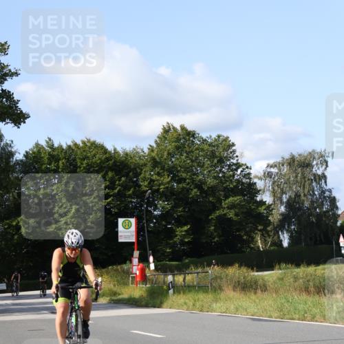 25.08.2024 - Elbe Triathlon Hamburg Fuchs,  Jonas http://msf.ph/oto/6856166 25.08.2024 10:39:21 Radfahren 678, 495, 509, 1433 meine-sportfotos.de