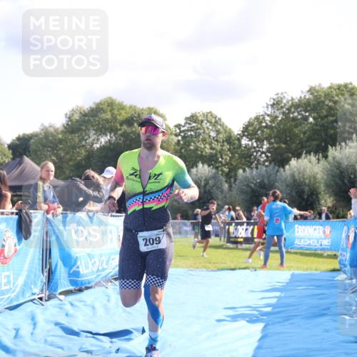 25.08.2024 - Elbe Triathlon Hamburg H.Heesch http://msf.ph/oto/6856168 25.08.2024 10:53:22 Ziel 209, 232 meine-sportfotos.de