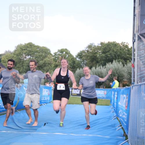 25.08.2024 - Elbe Triathlon Hamburg H.Heesch http://msf.ph/oto/6856185 25.08.2024 16:11:02 Ziel  meine-sportfotos.de