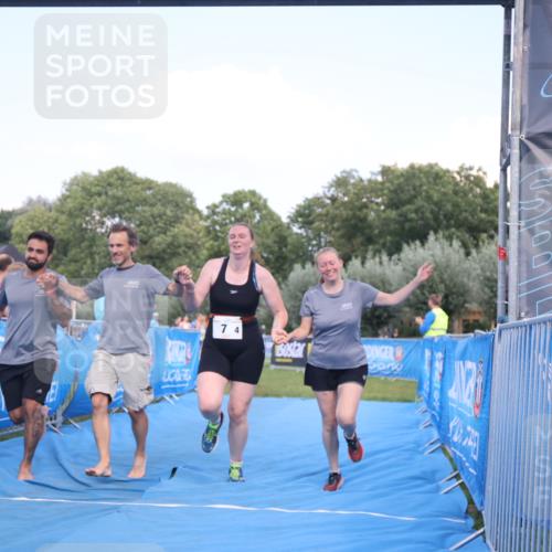 25.08.2024 - Elbe Triathlon Hamburg H.Heesch http://msf.ph/oto/6856194 25.08.2024 16:11:02 Ziel  meine-sportfotos.de