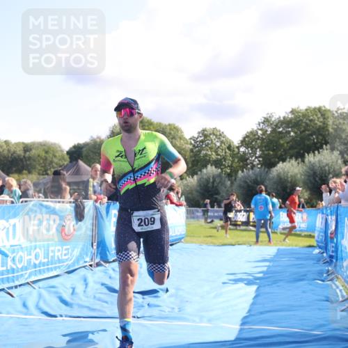 25.08.2024 - Elbe Triathlon Hamburg H.Heesch http://msf.ph/oto/6856201 25.08.2024 10:53:22 Ziel 209, 232 meine-sportfotos.de