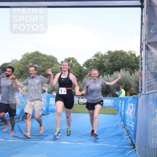 25.08.2024 - Elbe Triathlon Hamburg H.Heesch http://msf.ph/oto/6856210 25.08.2024 16:11:02 Ziel  meine-sportfotos.de