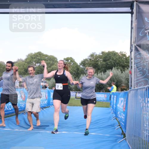 25.08.2024 - Elbe Triathlon Hamburg H.Heesch http://msf.ph/oto/6856224 25.08.2024 16:11:02 Ziel  meine-sportfotos.de