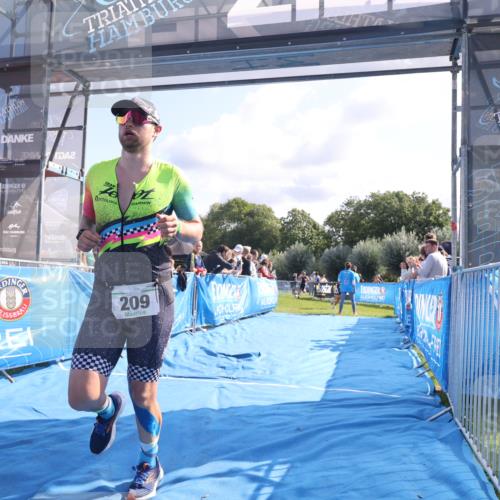 25.08.2024 - Elbe Triathlon Hamburg H.Heesch http://msf.ph/oto/6856263 25.08.2024 10:53:23 Ziel 209, 232 meine-sportfotos.de