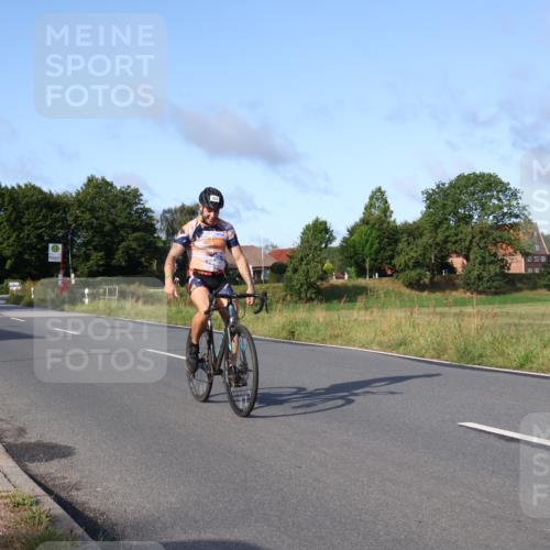 25.08.2024 - Elbe Triathlon Hamburg Fuchs,  Jonas http://msf.ph/oto/6856271 25.08.2024 09:19:33 Radfahren  meine-sportfotos.de