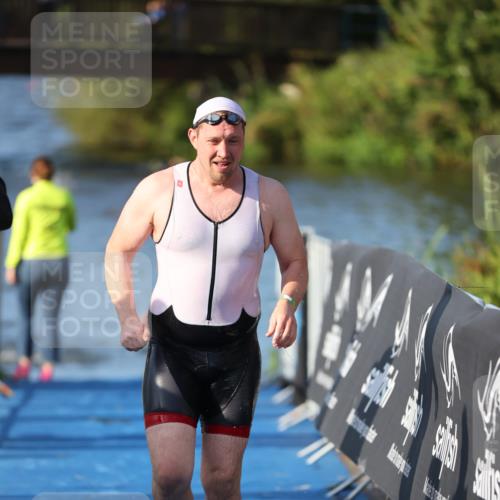25.08.2024 - Elbe Triathlon Hamburg H.Heesch http://msf.ph/oto/6856273 25.08.2024 09:04:20 Schwimmen 255, 302, 314 meine-sportfotos.de