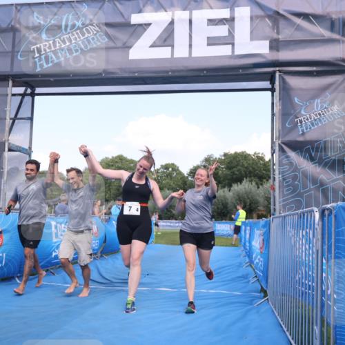 25.08.2024 - Elbe Triathlon Hamburg H.Heesch http://msf.ph/oto/6856275 25.08.2024 16:11:03 Ziel  meine-sportfotos.de
