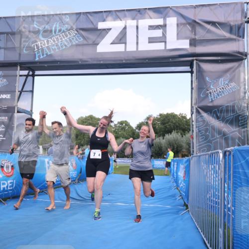 25.08.2024 - Elbe Triathlon Hamburg H.Heesch http://msf.ph/oto/6856280 25.08.2024 16:11:03 Ziel  meine-sportfotos.de