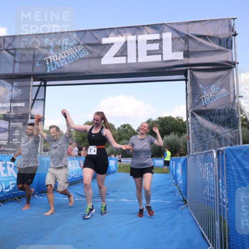 25.08.2024 - Elbe Triathlon Hamburg H.Heesch http://msf.ph/oto/6856294 25.08.2024 16:11:03 Ziel  meine-sportfotos.de